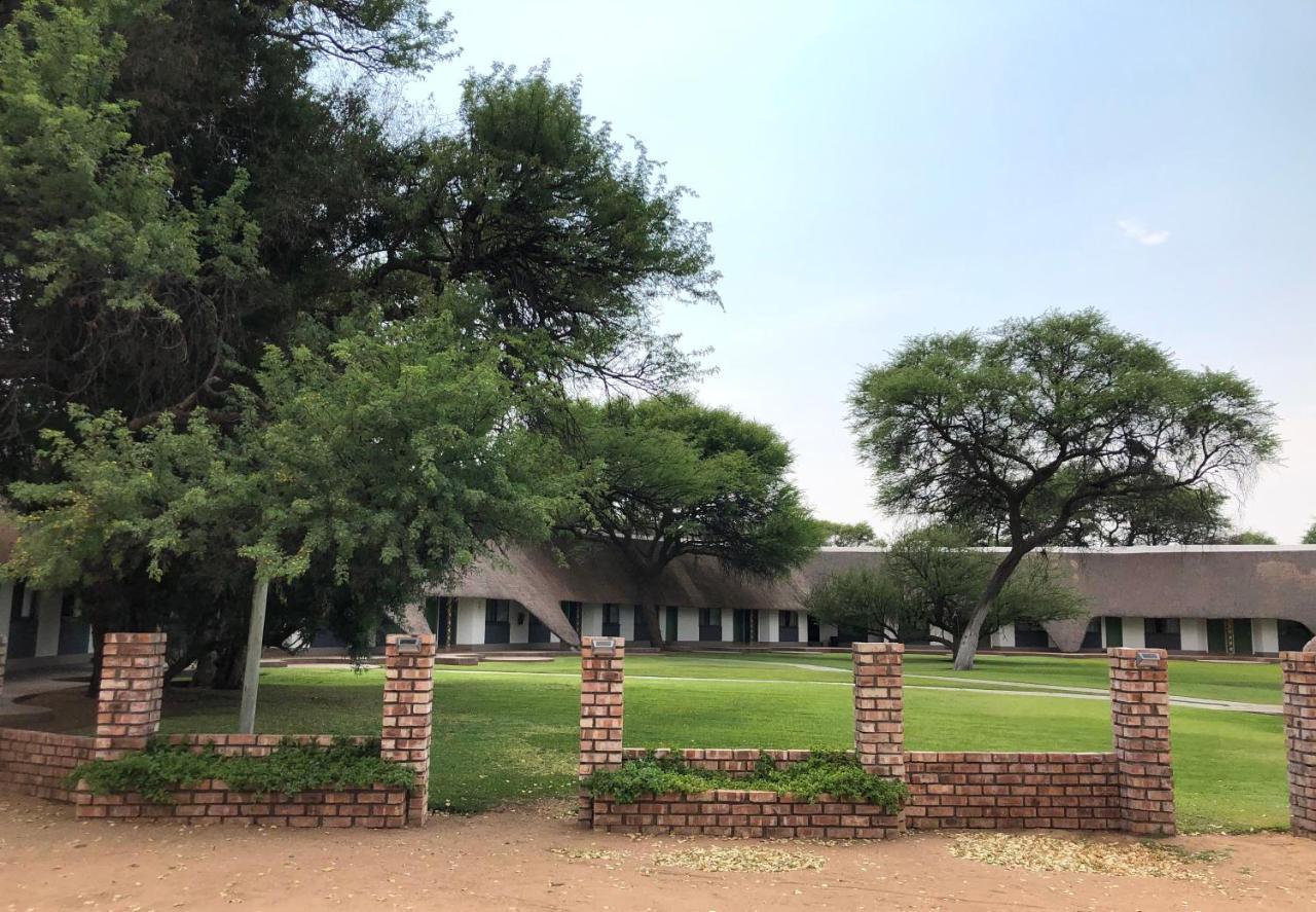 Okahandja Country Hotel Ngoại thất bức ảnh