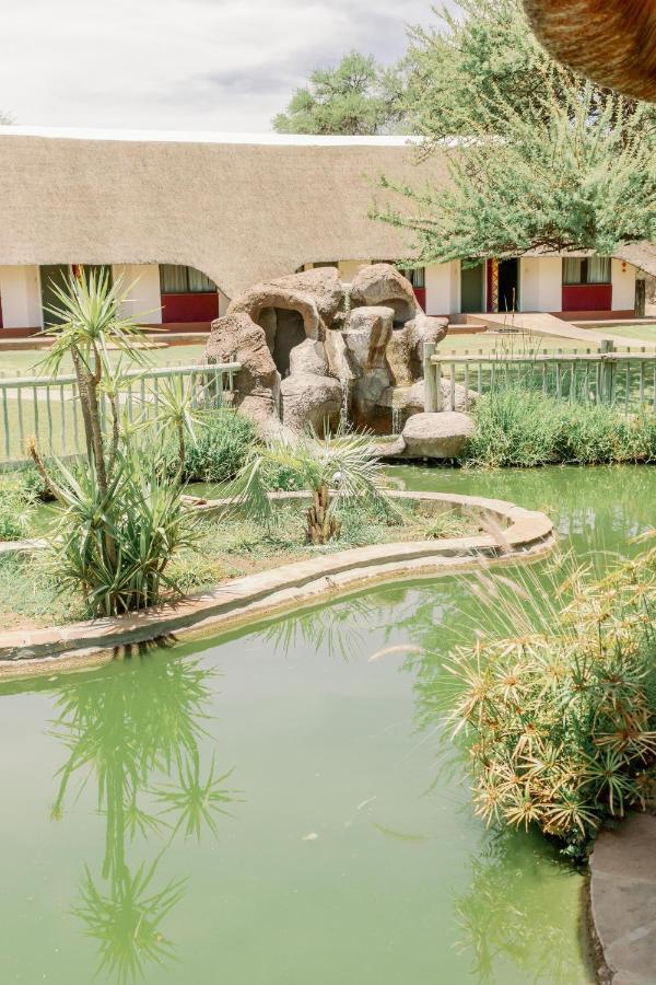 Okahandja Country Hotel Ngoại thất bức ảnh