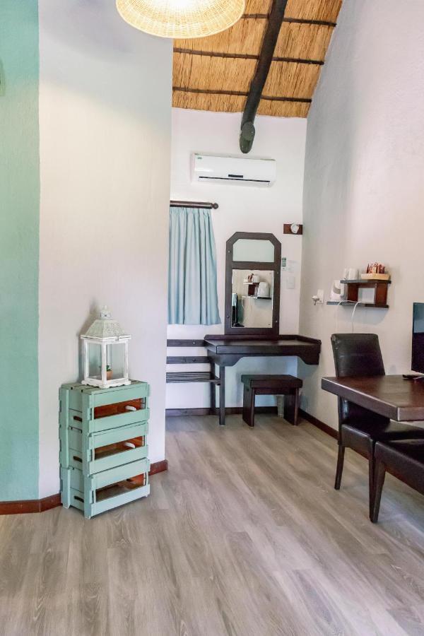 Okahandja Country Hotel Ngoại thất bức ảnh